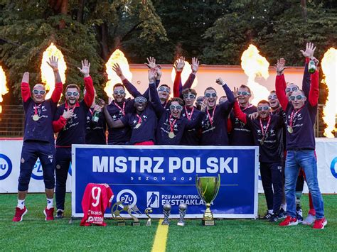 Efektowny finał sezonu Wisła odebrała medale za mistrzostwo Polski w