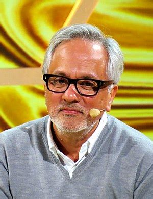 Anish Kapoor Biography, Age, Height, Wife, Net Worth, Family