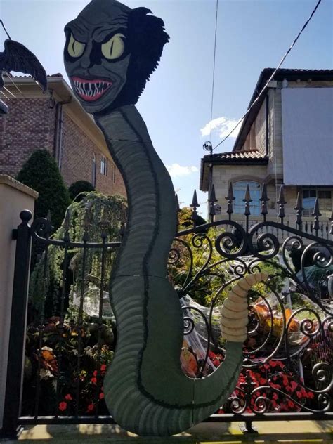 Spooky Beetlejuice Yard Decoration Ideas Artofit