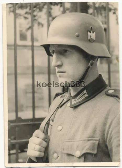 Foto Stahlhelm Portrait Soldat Der Wehrmacht Mit M Helm Eur