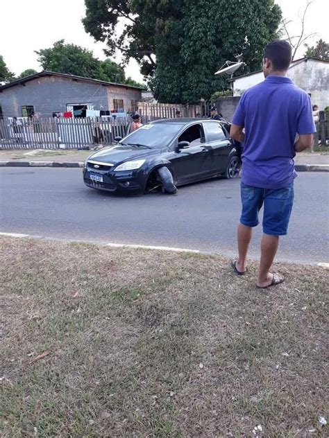 Motorista Invade Preferencial Bate Em Carro E Foge Sem Prestar Socorro