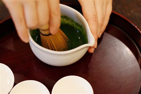 はじめての抹茶の点て方。お茶のエスプレッソ「濃茶の練り方」編 Discover Japan ディスカバー・ジャパン