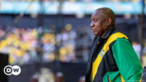 South Africa Anc Loses Majority In Crucial Vote Dw