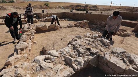 Arqueólogos israelíes descubren una de las mezquitas más antiguas del