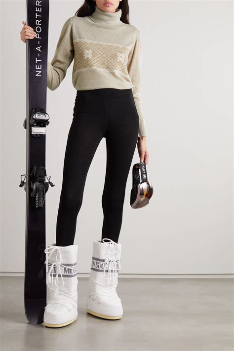 What to Wear on a Ski Trip - The Ultimate Winter Weekend Packing Guide ...