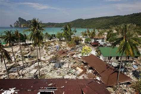 ClimbingNoob: Tsunami Aceh 2004 Before After