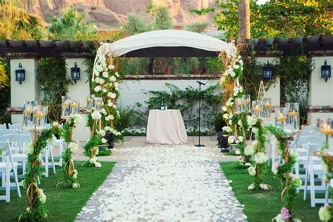 10 of the Best Arizona Wedding Florists | Woman Getting Married