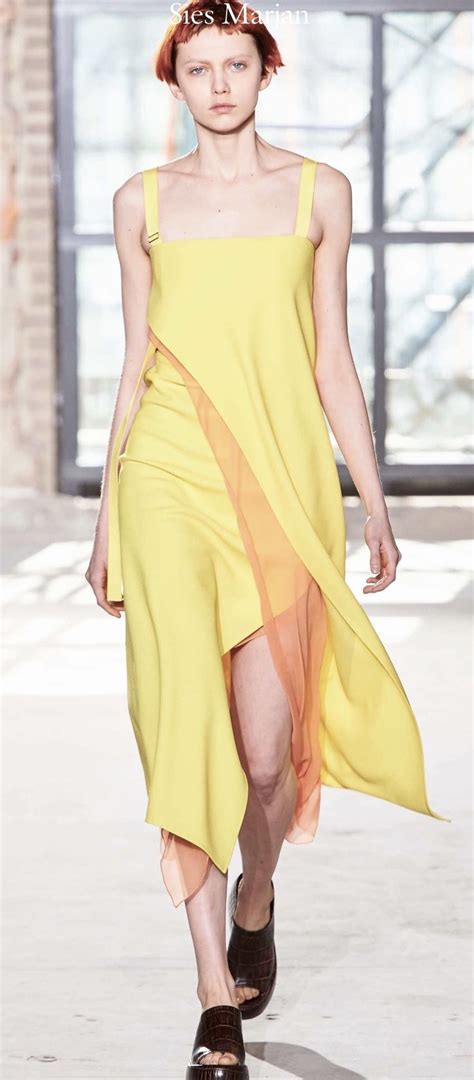 Pin By Sara Collopy On Butter Yellow Fashion Fashion Couture