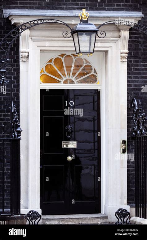 Number 10 Downing Street High Resolution Stock Photography and Images