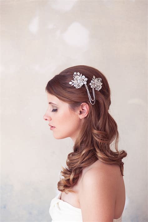 A Collection of Exquisite Vintage Bridal Hair Accessories : Chic ...