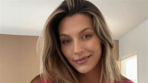 Camille Cerf Maman Elle S Exprime Apr S S Tre Fait Voler Sa Voiture