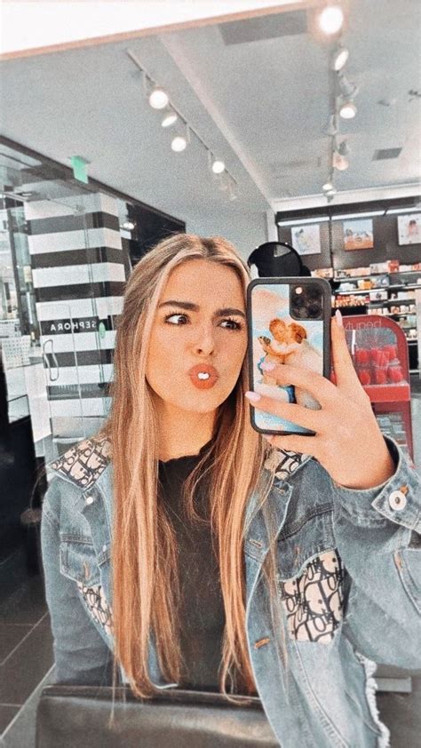 Pin by 𝗺𝗼𝗿𝗴𝗮𝗻 f4f on addison rae Addison Addis Mirror selfie