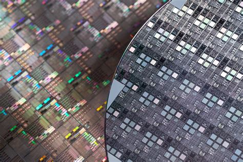 researchers  developing  interconnects  multi gpu systems