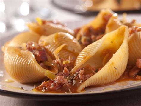 Conchiglione ao molho de linguiça Ana Maria Braga