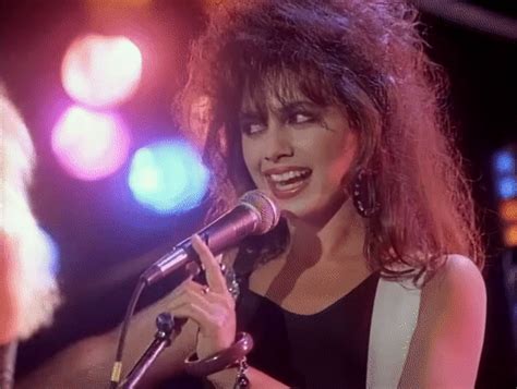 Susanna Hoffs The Bangles Walk Like An Egyptian