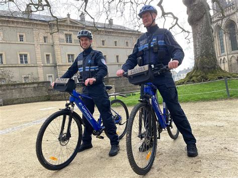 Bayeux La Police Municipale Patrouille à Vélos électriques