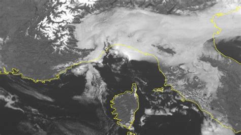 Meteo Liguria Lanno Si Chiude Con Nubi E Pioggia Le Previsioni Il