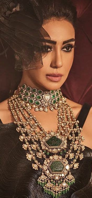 Pin By Lakshmi On Emerald Jewellery Wedding Jewelry Sets Bridal