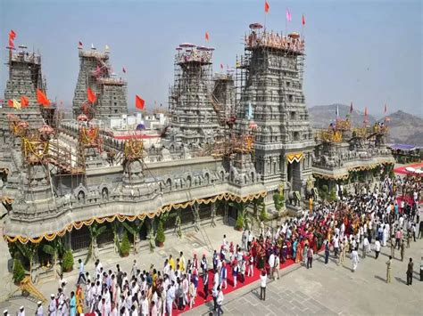 Yadagirigutta Temple timings, history, travel guide and how to reach