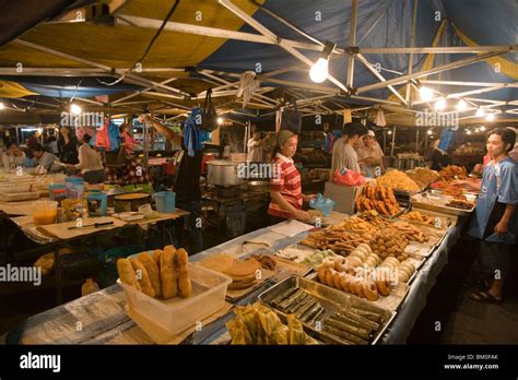 Baked Goods at Night Market, Pasar Malam Night Market, Bandar Seri ...