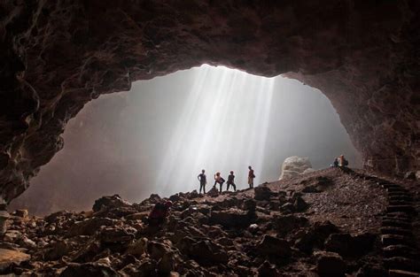 Menyingkap Keindahan Dan Misteri Goa Jomblang Di Gunung Kidul