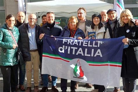 Un Successo Il Gazebo Di Fratelli Ditalia Molti Nuovi Tesseramenti