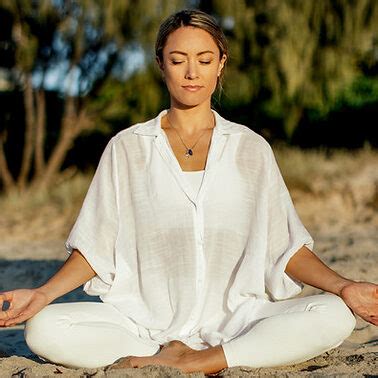 Cómo el Yoga Kundalini Puede Aliviar la Ansiedad