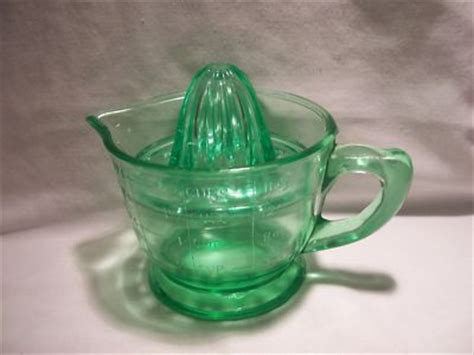 VINTAGE GREEN DEPRESSION GLASS MEASURING CUP PITCHER REAMER JUICER