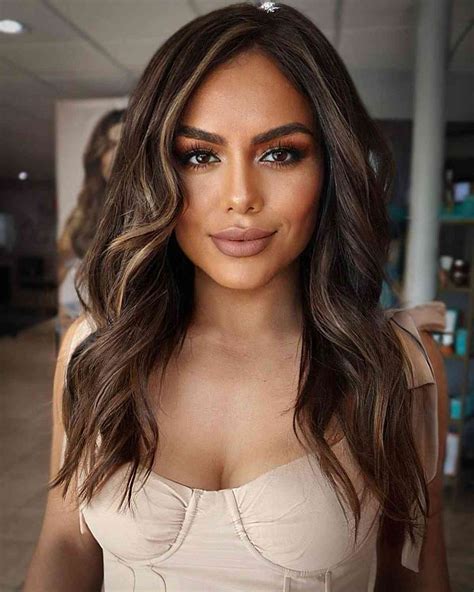 Dark Brown Scene Hair With Blonde Highlights