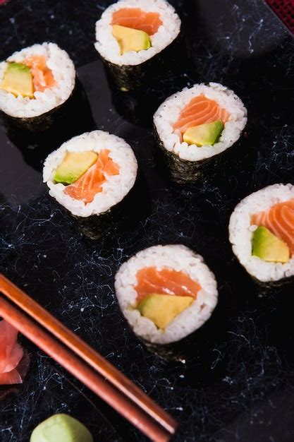 Strona 10 Sushi Na Bialym Tle Zdjęcia darmowe pobieranie na Freepik