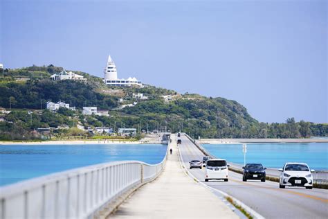 「沖縄古宇利大橋」最高の沖縄観光スポット 広がる景色に圧巻【絶景ドライブ】 おきなわランチ 沖縄がグッと近くなる観光旅行情報サイト