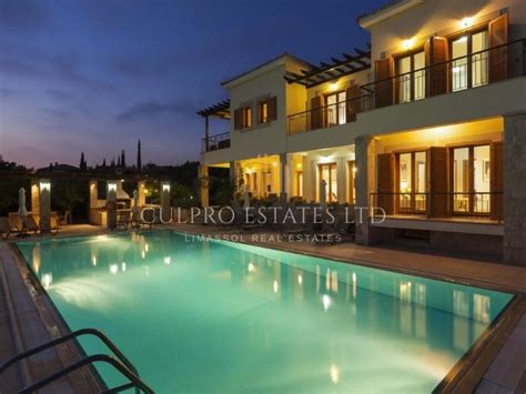 Exclusiva Villa Chalet De 272 M2 En Venta En Aphrodite Hills Chipre