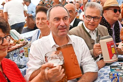 Mit Bier Gegen Corona Ist Hubert Aiwanger Ein Hellseher Unterm