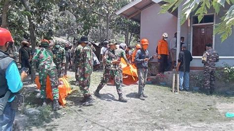 Lewotobi Erupsi Pengungsi Gunung Lewotobi Laki Laki Di Flores