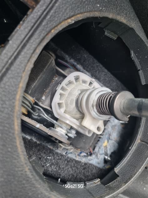 Ремонт механизма переключения передач — Skoda Fabia Mk2, 1,4 л, 2008 ...