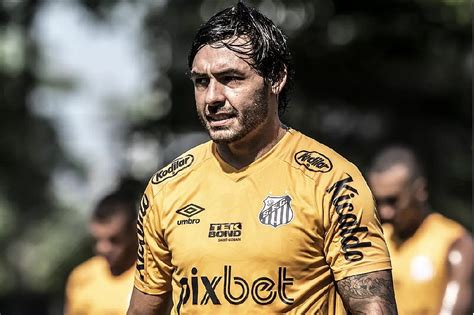 Bahia Anuncia A Contrata O Do Meia Atacante Ricardo Goulart