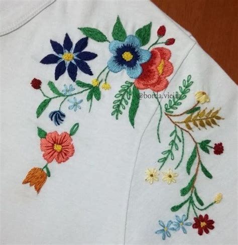 Pin De Lucie Chaachoui Em Modele De Broderie Em 2023 Arte Do Bordado