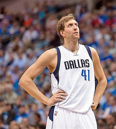 Luego De 20 Años Dirk Nowitzki Continuará Con Mavericks En La Nba El Periódico Usa En