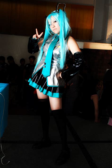 Hatsune Miku Cosplay by Makiiiii on DeviantArt