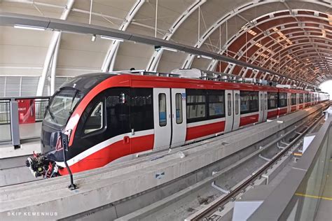 Lrt Jabodebek Dengan Perjalanan Resmi Beroperasi Agustus Tarif