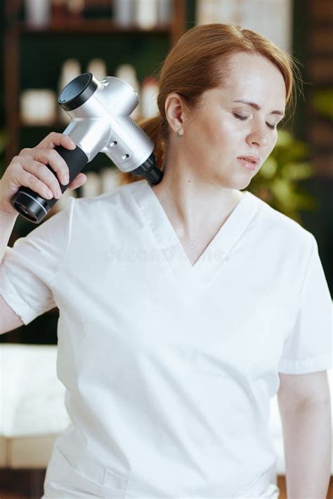 Female Medical Massage Therapist In Massage Cabinet Stock Image Image