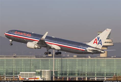 N An American Airlines Boeing Er Wl Photo By Jorge Vicente