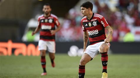 Flamengo Ayrton Lucas Marca Gola O E Anima Torcedores Melhor Lateral