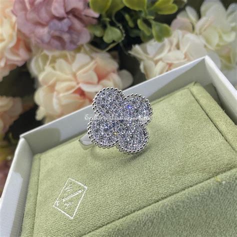 Van Cleef Arpels Vcarn Wu Ring Magic Alhambra White Gold Diamond