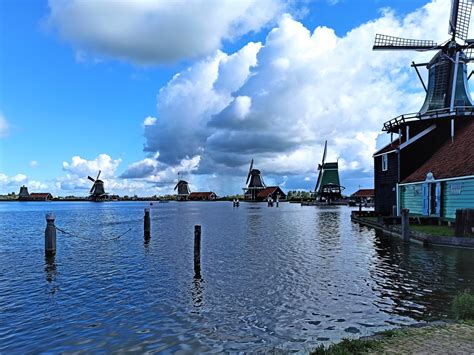 Solve Zaanse Schans Netherlands Jigsaw Puzzle Online With Pieces