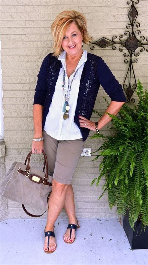 Best Stylish Summer Outfits For Women Over 50 32 Older Women Fashion