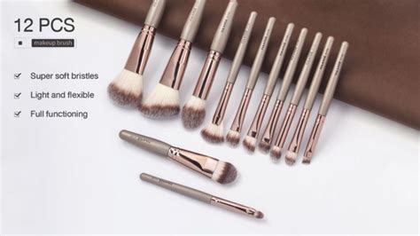 Maange 12 Pcs Professional Makeup Brush Set Powder Blusher Eye Shadow