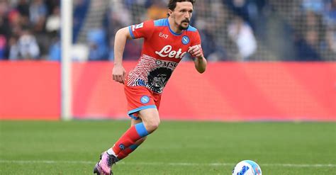 VIDEO Il Simpatico Siparietto Tra Un Tifoso E Mario Rui Calcio Napoli