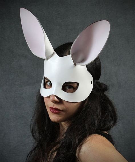 Bunny Leather Mask In White Masque En Cuir Masque Lapin Masque