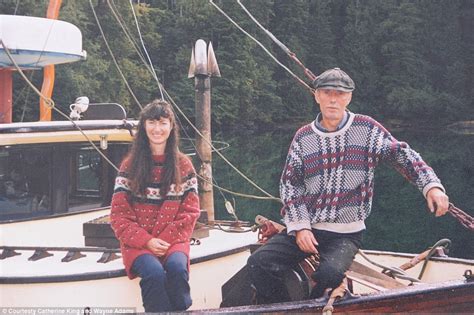 Freedom Cove Couple Have Spent 25 Years In Floating Home Daily Mail